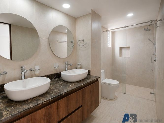 Apartamento de 4 alcobas en arriendo en El Poblado, Medellín, 195 m² · foto 14 de 24