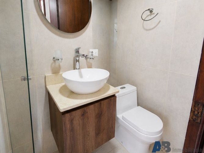 Apartamento de 4 alcobas en arriendo en El Poblado, Medellín, 195 m² · foto 18 de 24