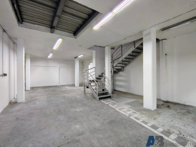 Bodega en arriendo en Colombia, Medellín, 320 m² · foto 6 de 17