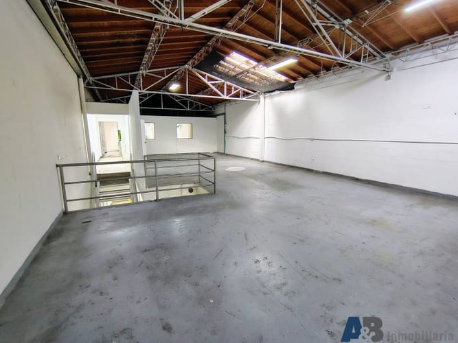 Bodega en arriendo en Colombia, Medellín, 320 m² · foto 11 de 17