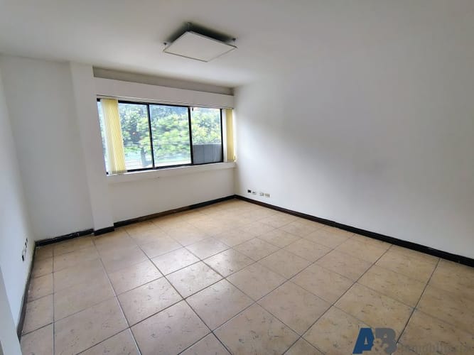 Bodega en arriendo en Colombia, Medellín, 320 m² · foto 13 de 17