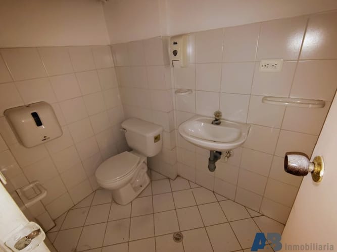 Bodega en arriendo en Colombia, Medellín, 320 m² · foto 16 de 17