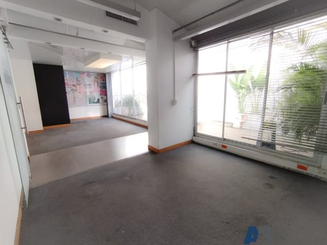 Bodega en arriendo en Cerro Nutibara, Medellín, 1950 m² · foto 12 de 13