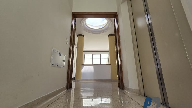 Apartamento de 4 alcobas en arriendo en Laureles, Medellín, 280 m² · foto 2 de 24