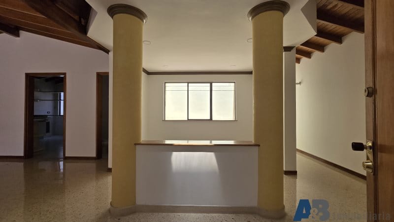 Apartamento de 4 alcobas en arriendo en Laureles, Medellín, 280 m² · foto 3 de 24