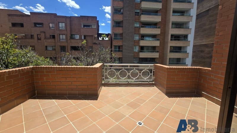 Apartamento de 4 alcobas en arriendo en Laureles, Medellín, 280 m² · foto 6 de 24
