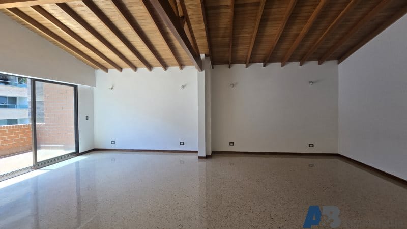Apartamento de 4 alcobas en arriendo en Laureles, Medellín, 280 m² · foto 7 de 24