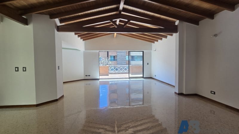 Apartamento de 4 alcobas en arriendo en Laureles, Medellín, 280 m² · foto 8 de 24