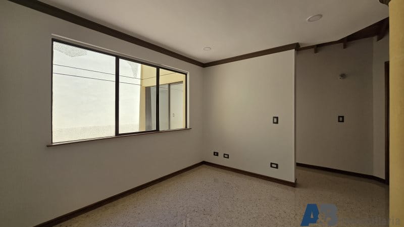Apartamento de 4 alcobas en arriendo en Laureles, Medellín, 280 m² · foto 13 de 24