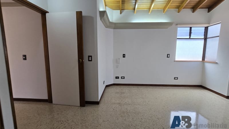 Apartamento de 4 alcobas en arriendo en Laureles, Medellín, 280 m² · foto 14 de 24