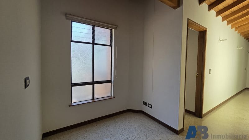 Apartamento de 4 alcobas en arriendo en Laureles, Medellín, 280 m² · foto 17 de 24
