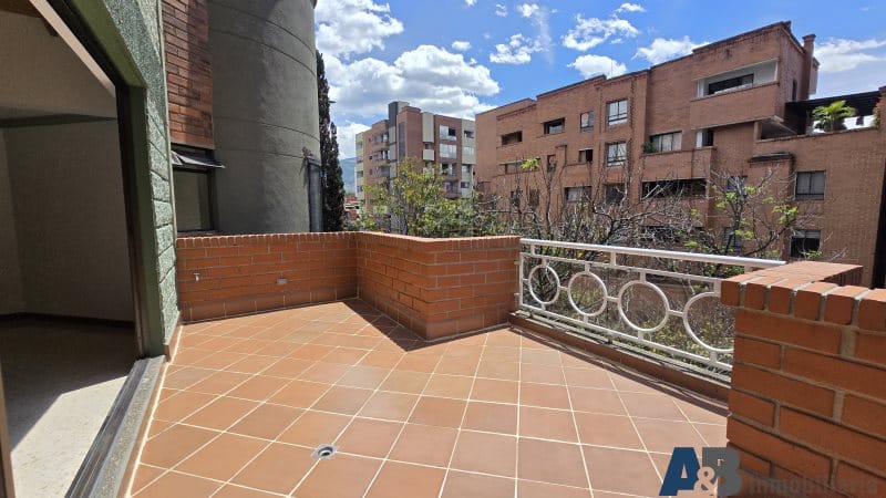Apartamento de 4 alcobas en arriendo en Laureles, Medellín, 280 m² · foto 18 de 24