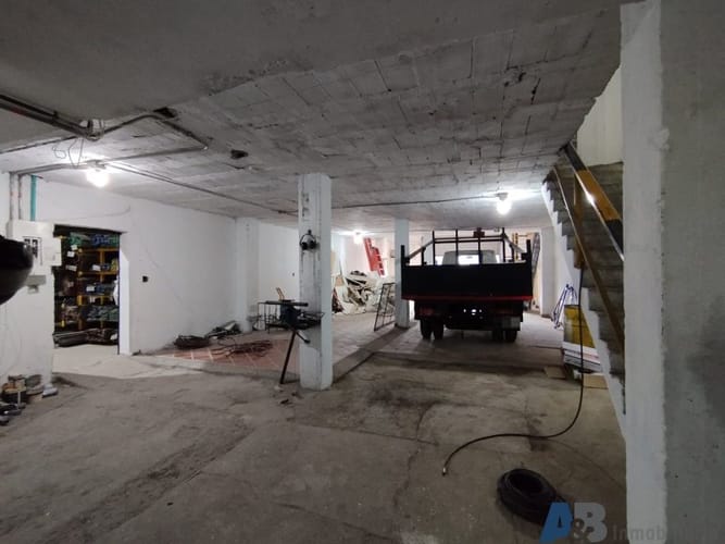 Bodega en arriendo en Perpetuo Socorro, Medellín, 1000 m² · foto 2 de 24