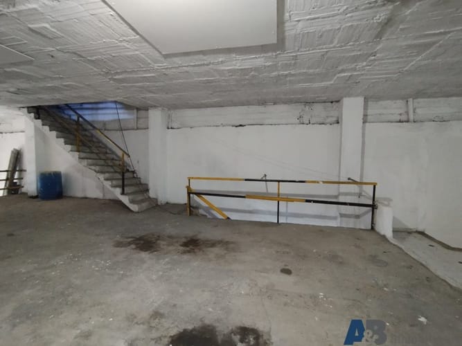 Bodega en arriendo en Perpetuo Socorro, Medellín, 1000 m² · foto 5 de 24