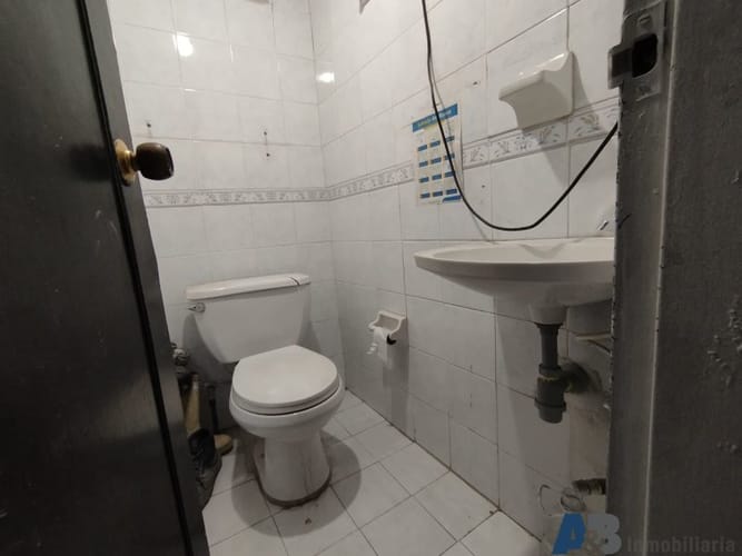 Bodega en arriendo en Perpetuo Socorro, Medellín, 1000 m² · foto 8 de 24