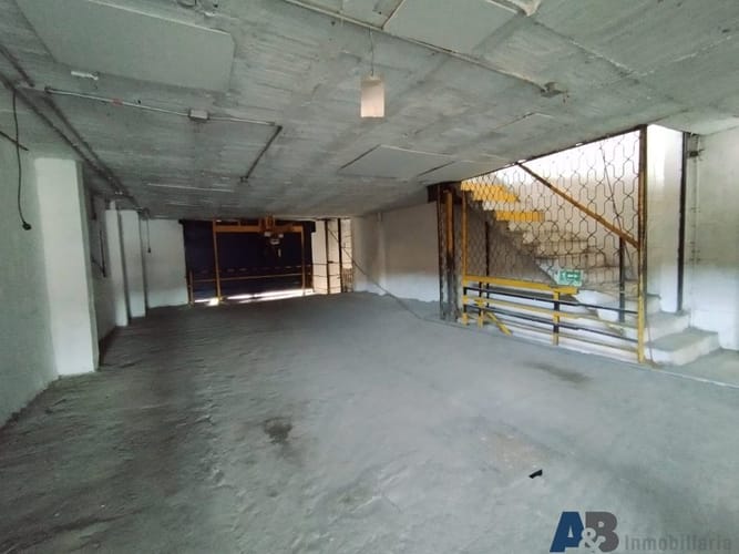Bodega en arriendo en Perpetuo Socorro, Medellín, 1000 m² · foto 12 de 24