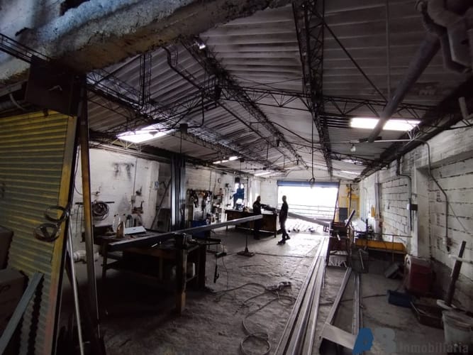 Bodega en arriendo en Perpetuo Socorro, Medellín, 1000 m² · foto 17 de 24