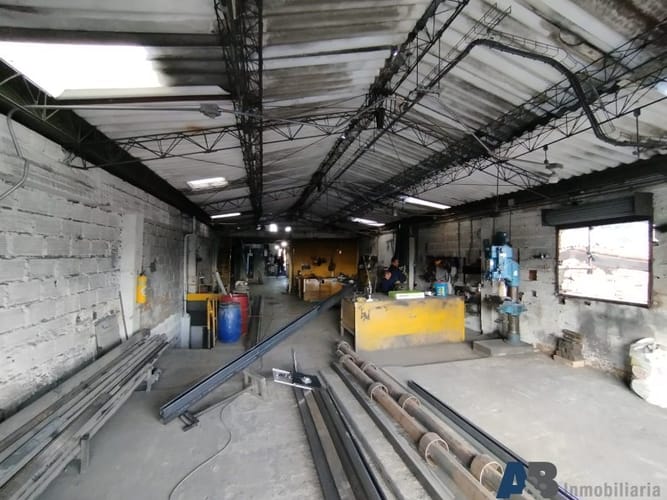 Bodega en arriendo en Perpetuo Socorro, Medellín, 1000 m² · foto 18 de 24