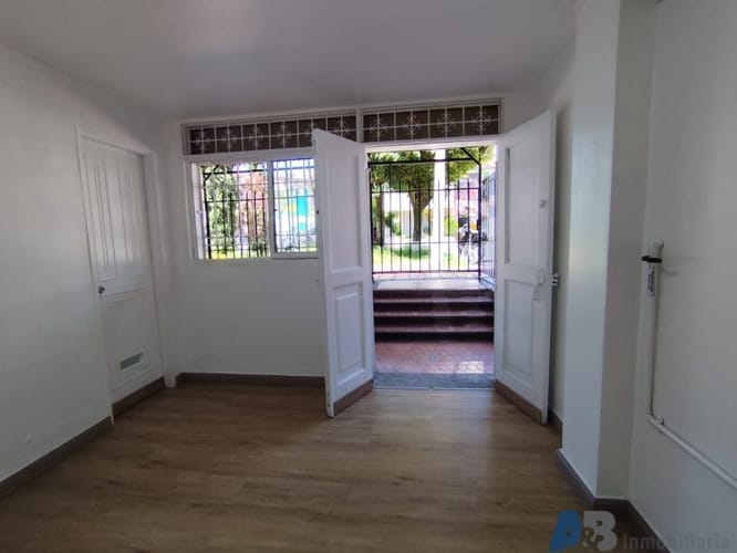 Local en arriendo en Conquistadores, Medellín, 25 m² · foto 4 de 6