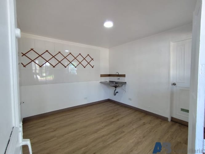 Local en arriendo en Conquistadores, Medellín, 25 m² · foto 6 de 6