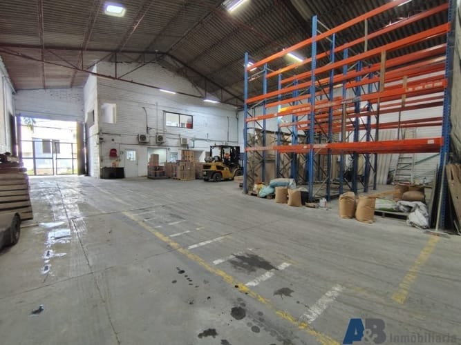 Bodega en arriendo en Zona Industrial No. 1, Itagüí, 920 m² · foto 3 de 7