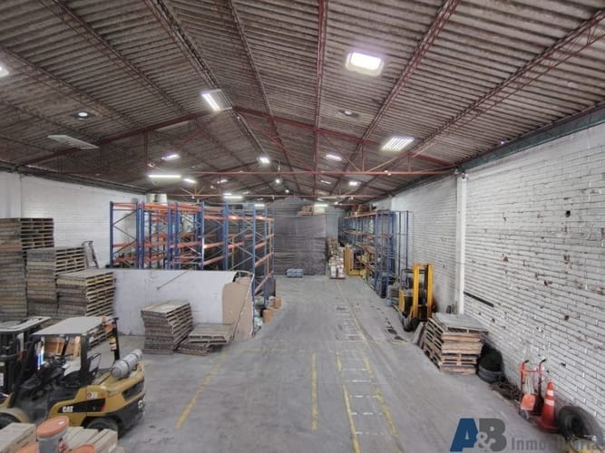 Bodega en arriendo en Zona Industrial No. 1, Itagüí, 920 m² · foto 4 de 7