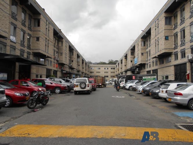 Bodega en arriendo en El Poblado, Medellín, 160 m² · foto 2 de 12