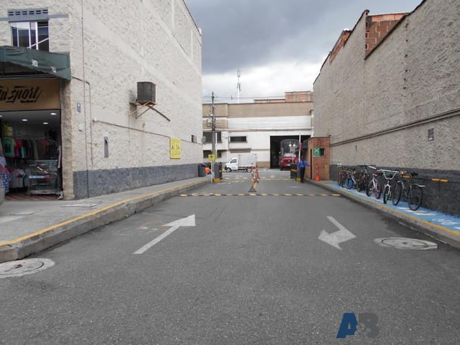 Bodega en arriendo en El Poblado, Medellín, 160 m² · foto 3 de 12