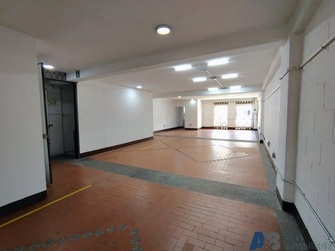 Bodega en arriendo en El Poblado, Medellín, 160 m² · foto 4 de 12