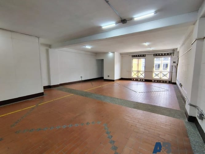 Bodega en arriendo en El Poblado, Medellín, 160 m² · foto 6 de 12