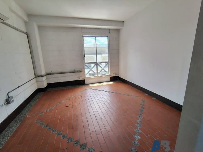 Bodega en arriendo en El Poblado, Medellín, 160 m² · foto 9 de 12