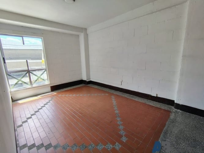 Bodega en arriendo en El Poblado, Medellín, 160 m² · foto 10 de 12