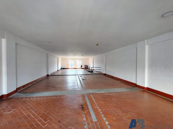 Bodega en arriendo en El Poblado, Medellín, 160 m² · foto 3 de 10