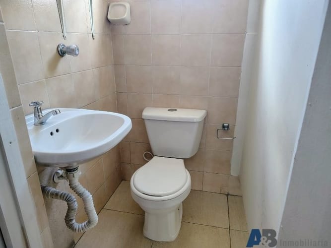 Bodega en arriendo en El Poblado, Medellín, 160 m² · foto 8 de 10
