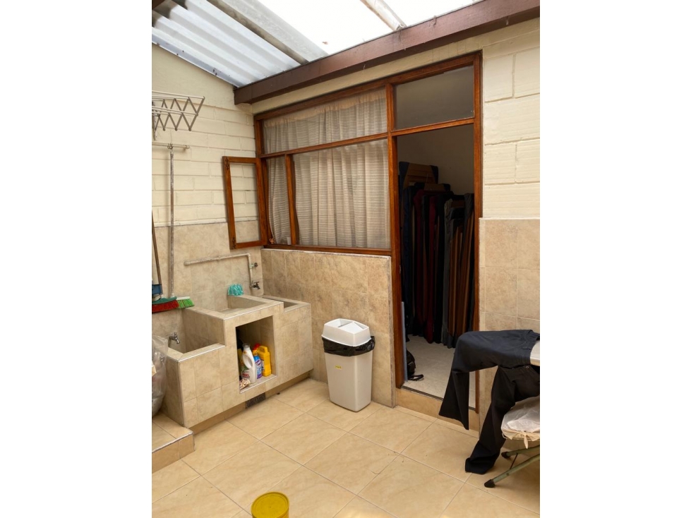 Casa en venta en San Nicolas, Bogotá · foto 3 de 24