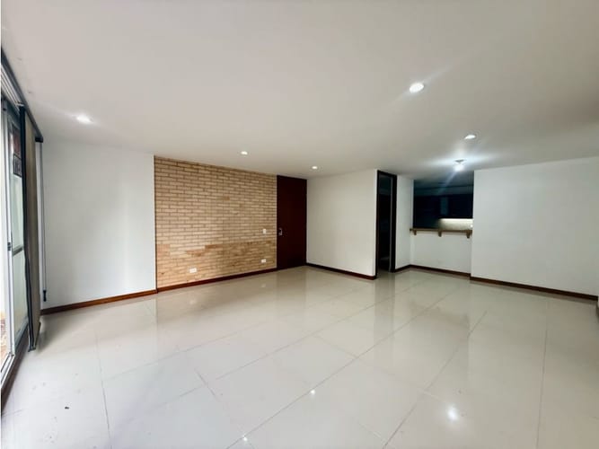Apartamento de 3 alcobas en venta en Cumbres, Envigado, 156 m² · foto 2 de 22