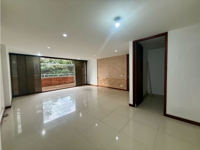 Apartamento de 3 alcobas en venta en Cumbres, Envigado, 156 m² · foto 4 de 22