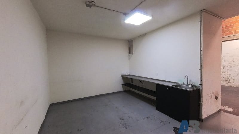 Bodega en arriendo en El Chagualo, Medellín, 500 m² · foto 8 de 20