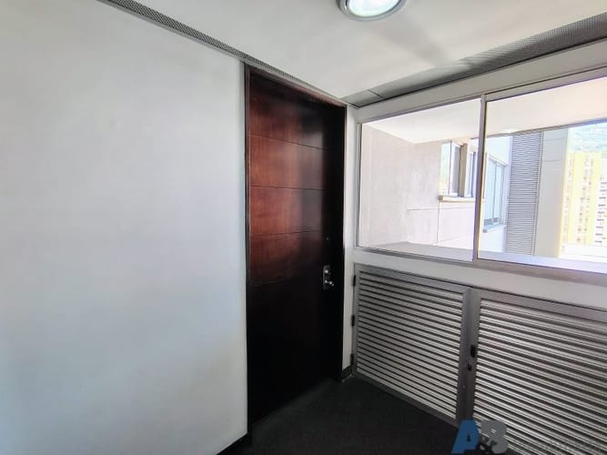 Oficina en arriendo en Los Balsos, Medellín, 97 m² · foto 2 de 12