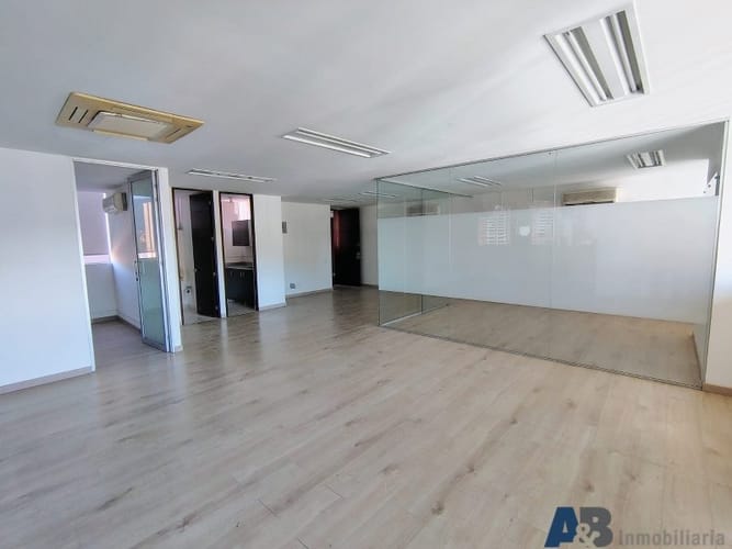 Oficina en arriendo en Los Balsos, Medellín, 97 m² · foto 7 de 12