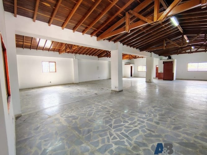 Bodega en arriendo en Caribe, Medellín, 260 m² · foto 4 de 15