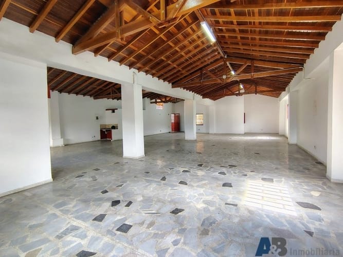 Bodega en arriendo en Caribe, Medellín, 260 m² · foto 7 de 15