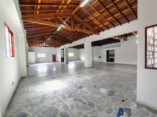 Bodega en arriendo en Caribe, Medellín, 260 m² · foto 8 de 15