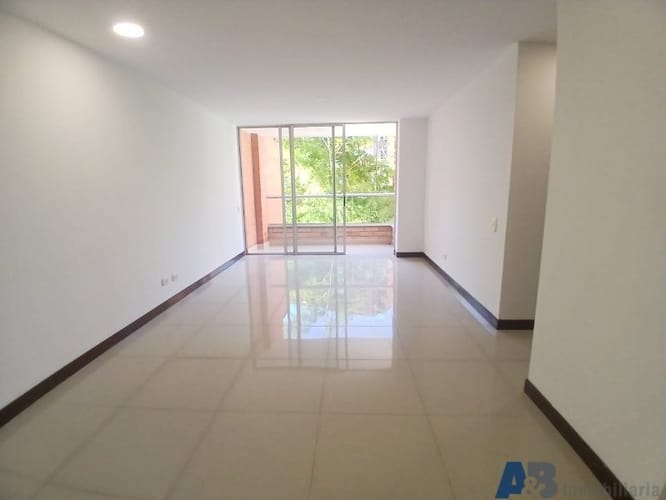 Apartamento de 3 alcobas en arriendo en Loma Del Esmeraldal, Envigado, 105 m² · foto 2 de 24