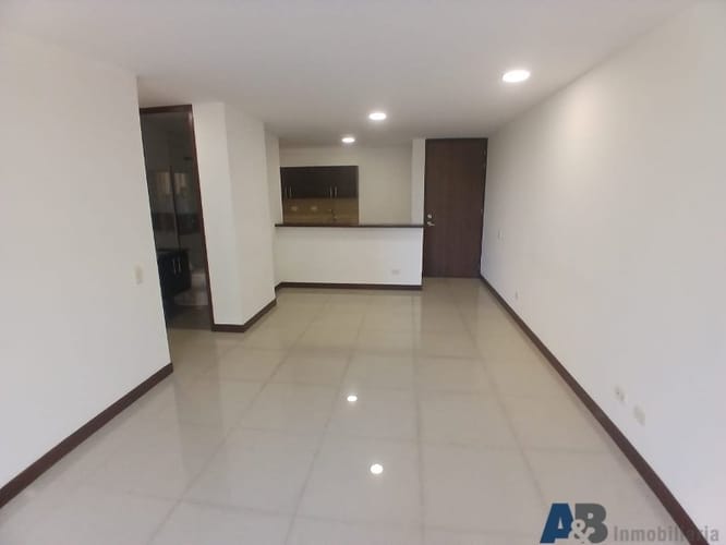Apartamento de 3 alcobas en arriendo en Loma Del Esmeraldal, Envigado, 105 m² · foto 3 de 24