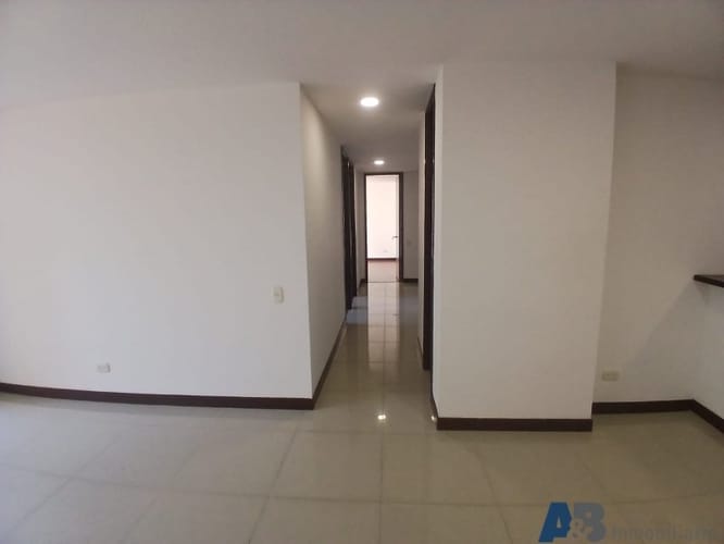 Apartamento de 3 alcobas en arriendo en Loma Del Esmeraldal, Envigado, 105 m² · foto 7 de 24