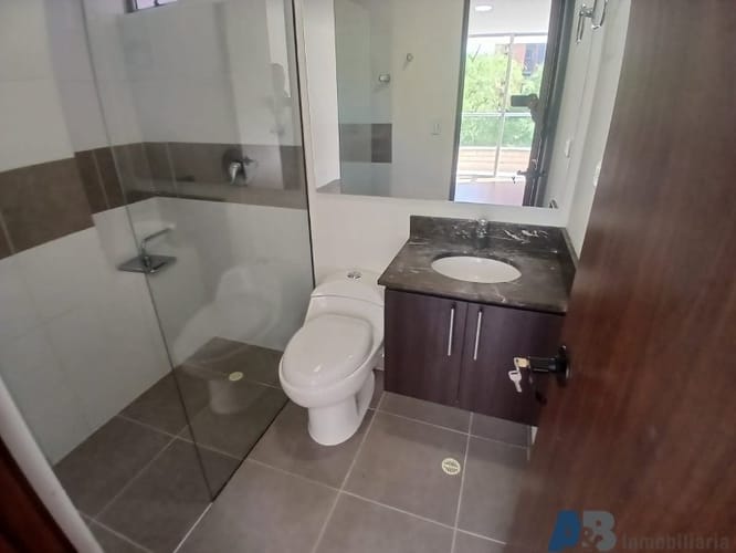 Apartamento de 3 alcobas en arriendo en Loma Del Esmeraldal, Envigado, 105 m² · foto 8 de 24
