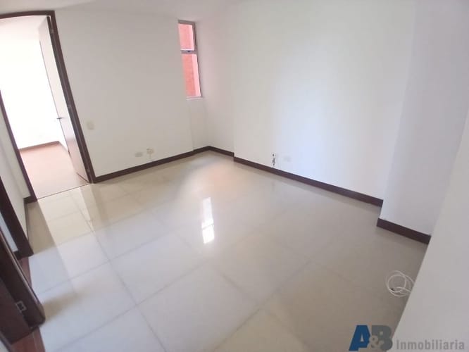 Apartamento de 3 alcobas en arriendo en Loma Del Esmeraldal, Envigado, 105 m² · foto 9 de 24