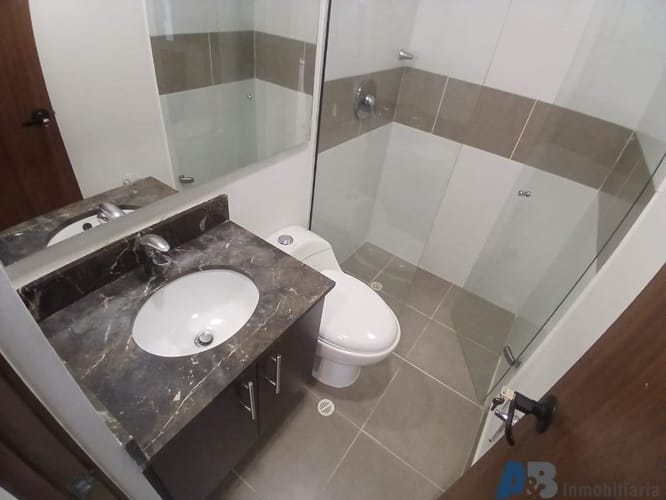 Apartamento de 3 alcobas en arriendo en Loma Del Esmeraldal, Envigado, 105 m² · foto 14 de 24