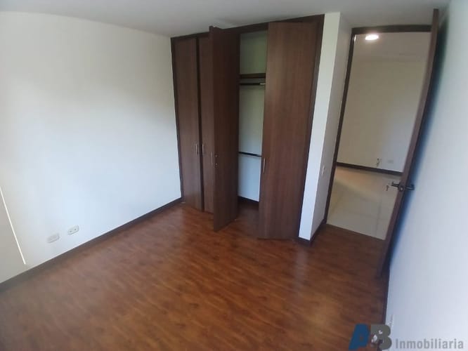 Apartamento de 3 alcobas en arriendo en Loma Del Esmeraldal, Envigado, 105 m² · foto 18 de 24